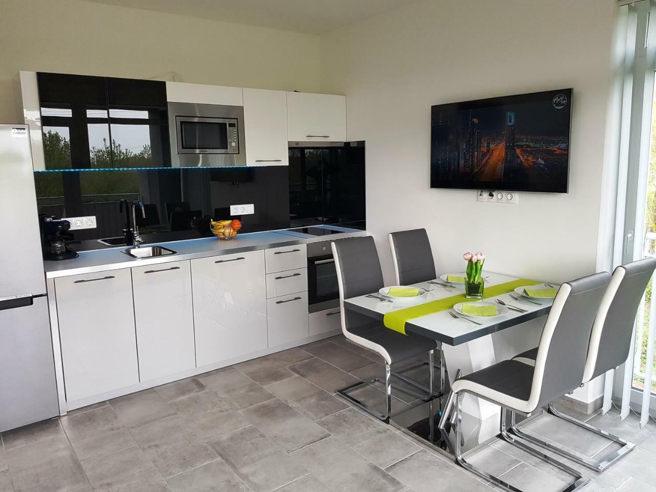 Lakefive Apartments Balatonfuered Eksteriør bilde
