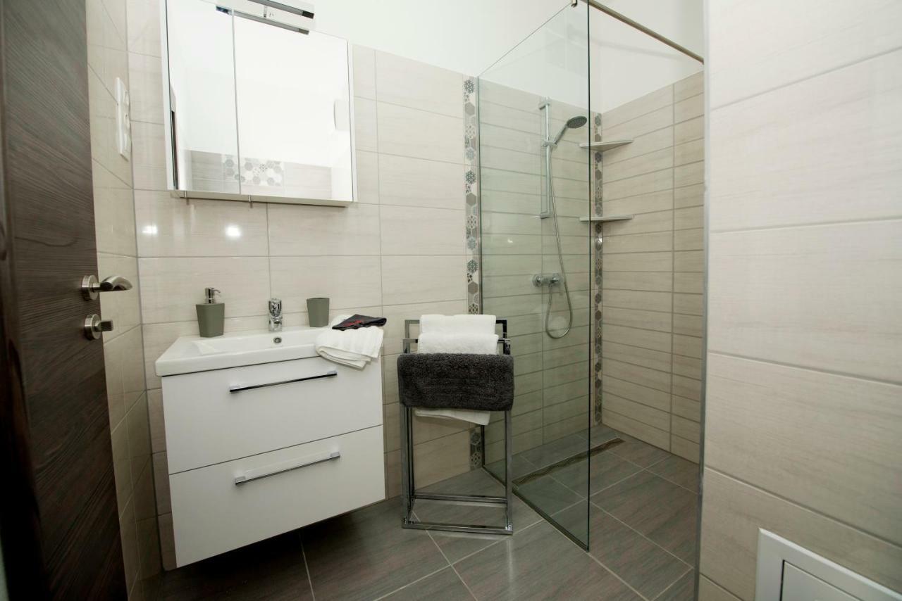 Lakefive Apartments Balatonfuered Eksteriør bilde